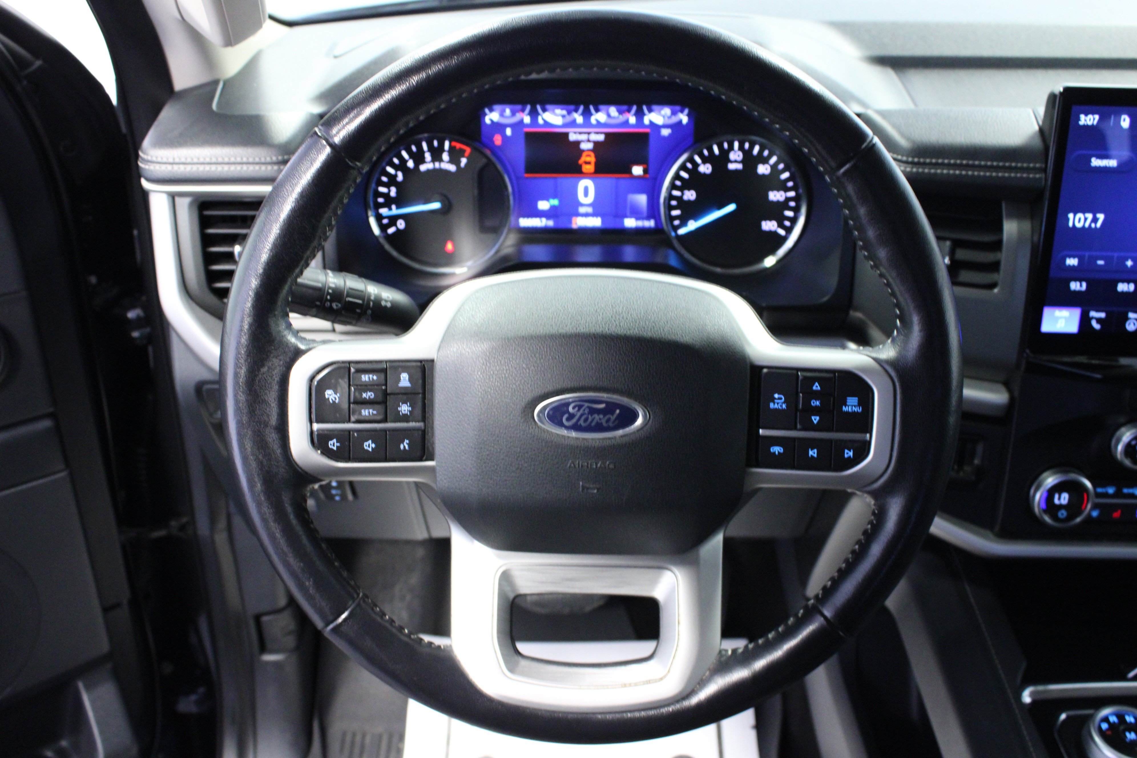 Used 2023 Ford Expedition XLT AWD/4WD image 17