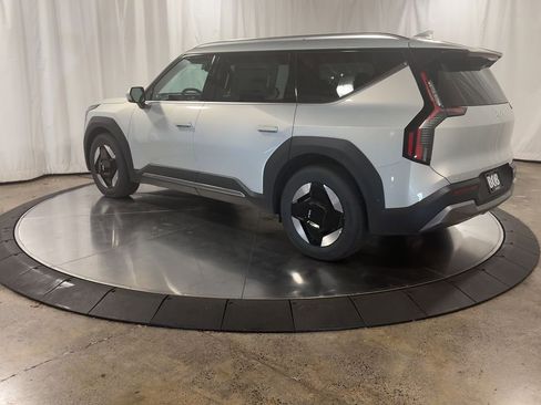 New 2026 Kia EV9 Wind image 6