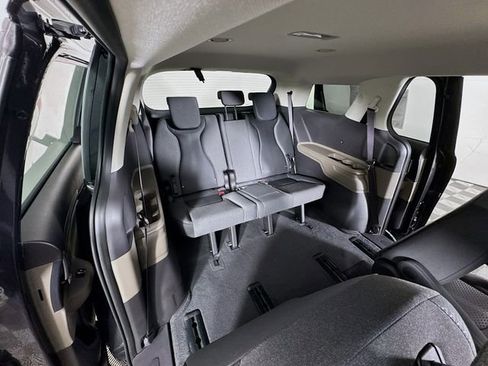 New 2026 Kia Carnival LX FWD image 27