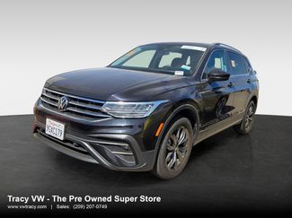Used 2023 Volkswagen Tiguan SE image 1
