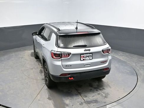 Used 2025 Jeep Compass Trailhawk image 38
