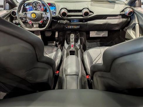 Used 2018 Ferrari 812 Superfast image 17