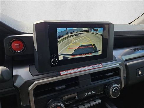 Used 2025 Toyota Tacoma TRD Sport AWD/4WD image 14