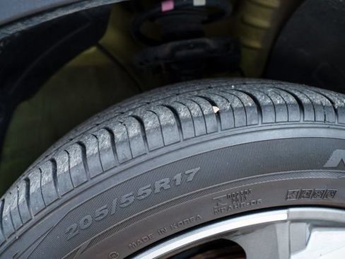 Used 2023 Hyundai Venue SEL FWD image 15