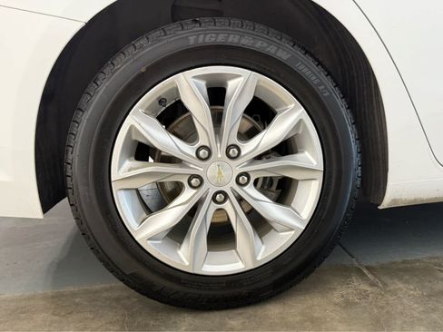 Used 2020 Chevrolet Malibu LT FWD image 10