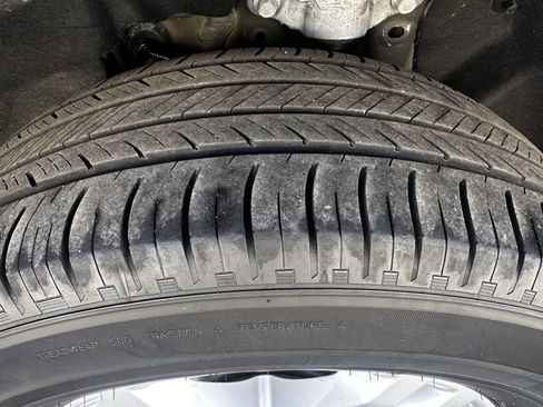 Certified 2023 Ford Explorer XLT w/ Equipment Group 202A AWD/4WD image 21