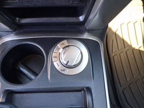 Used 2017 Toyota 4Runner Limited AWD/4WD image 18