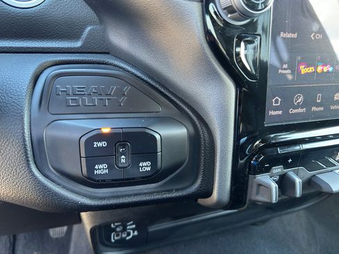 Used 2025 RAM 2500 Big Horn AWD/4WD image 29