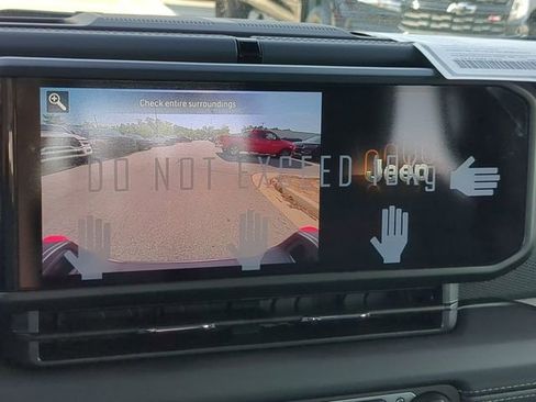 New 2025 Jeep Gladiator Rubicon image 21