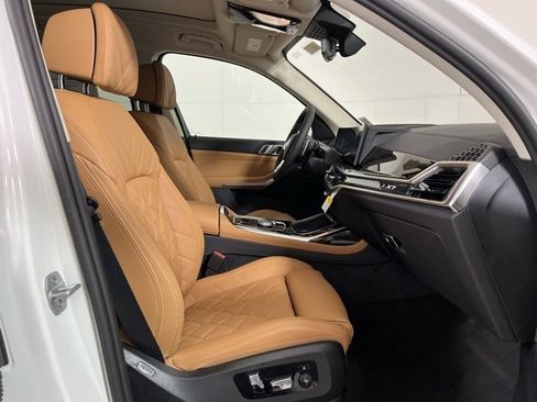 Used 2025 BMW X7 xDrive40i image 23