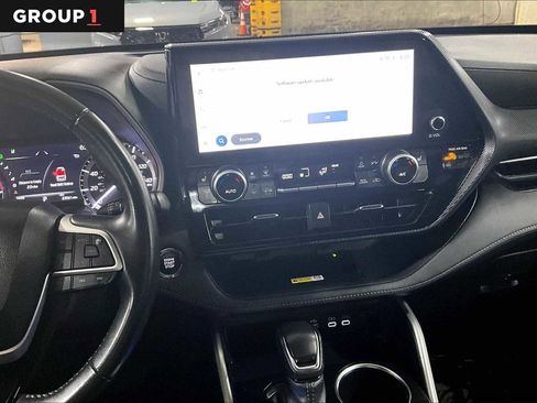 Used 2023 Toyota Highlander XSE image 7