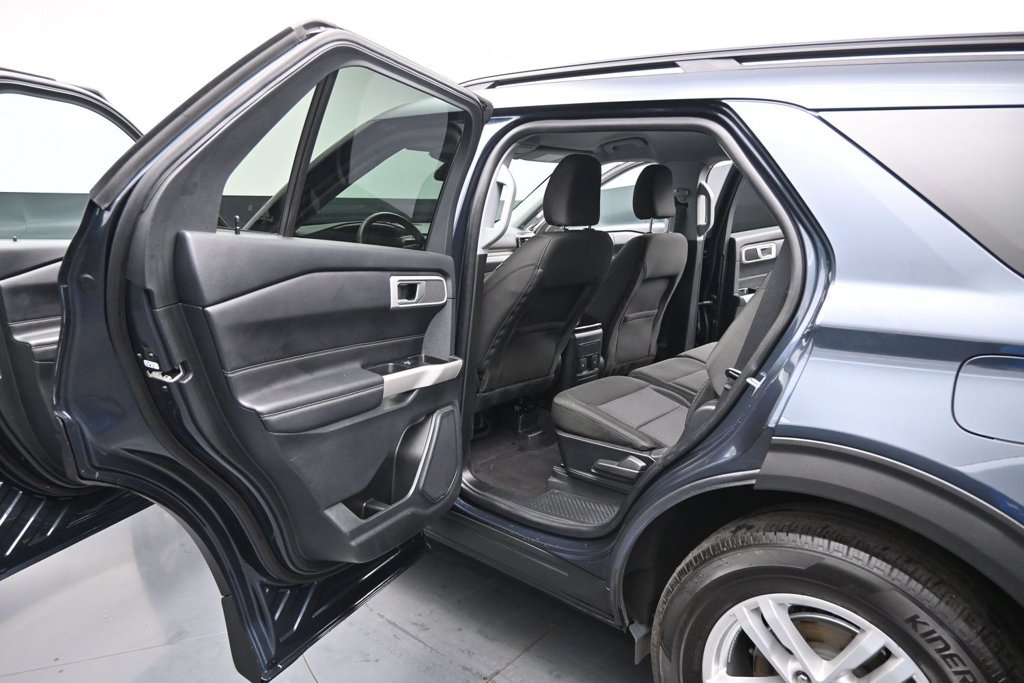 Used 2023 Ford Explorer XLT RWD image 17