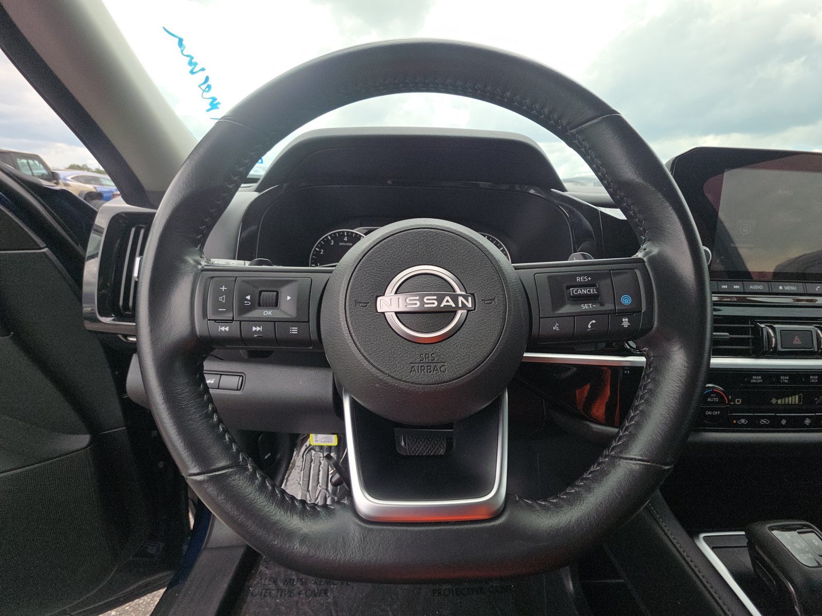 Used 2025 Nissan Pathfinder SV FWD image 7