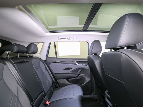 New 2026 Volkswagen Tiguan SE image 17