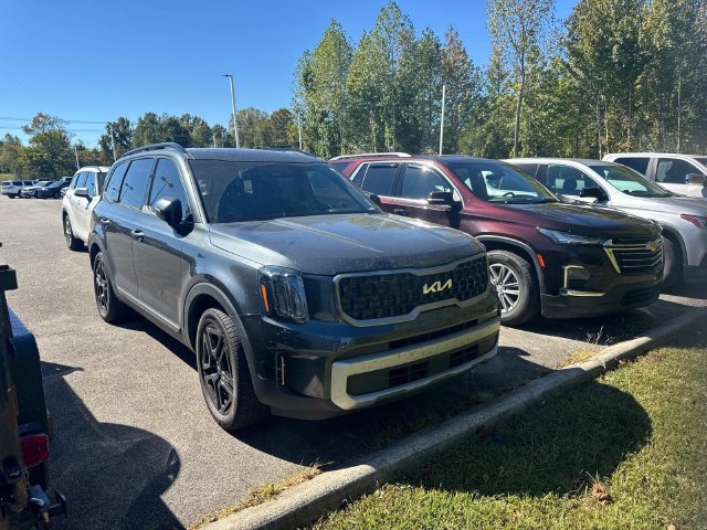 Used 2023 Kia Telluride EX X-Line AWD/4WD image 2