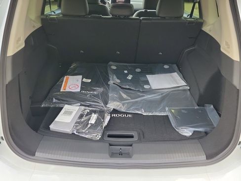 New 2026 Nissan Rogue Platinum image 10