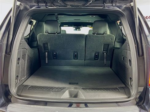 Used 2024 Chevrolet Suburban LT image 25