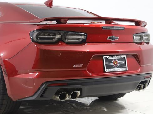 Used 2022 Chevrolet Camaro SS w/ Design Package 1 RWD image 28