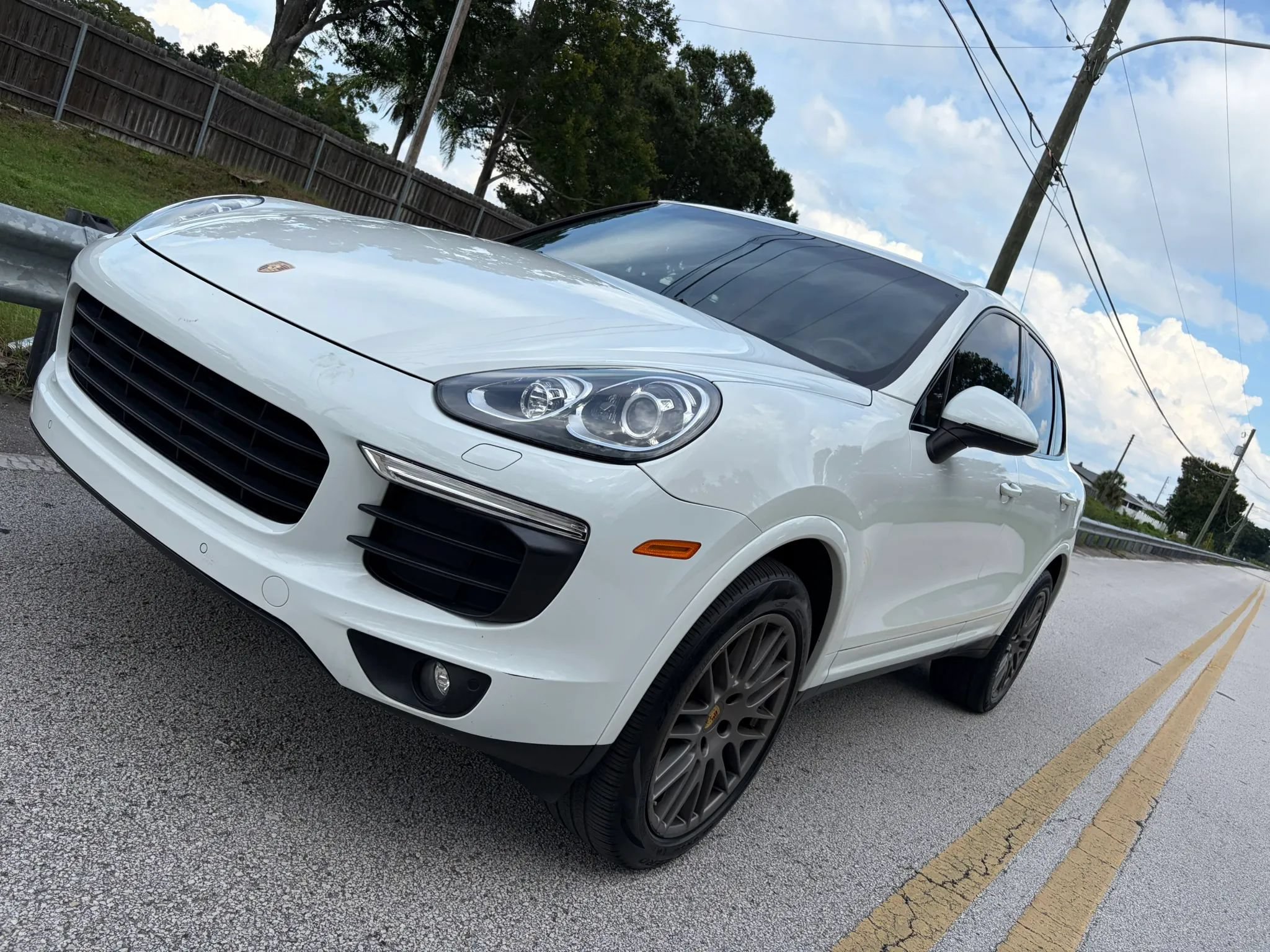 Used 2017 Porsche Cayenne AWD/4WD image 2