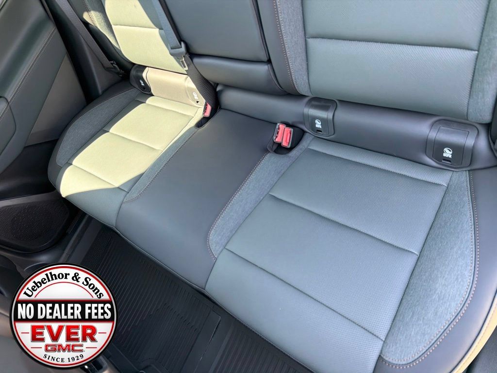 New 2027 GMC Terrain AT4 w/ Convenience Package III AWD/4WD image 18