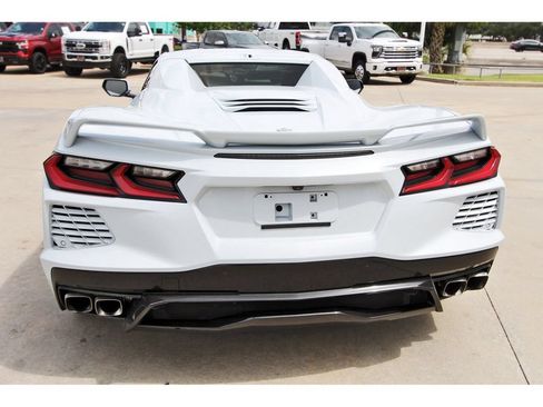 Used 2021 Chevrolet Corvette Stingray Premium Conv w/ Z51 Performance Package RWD image 7
