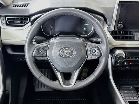 Used 2024 Toyota RAV4 XLE w/ Convenience Package AWD/4WD image 4