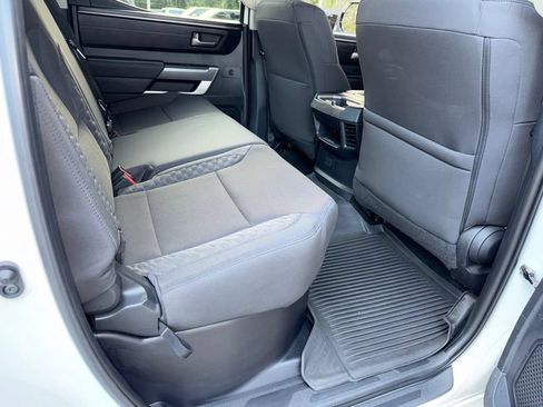 Used 2022 Toyota Tundra SR5 w/ SR5 Convenience Package AWD/4WD image 23