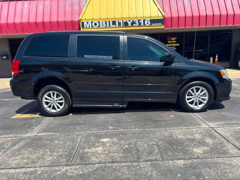 Used 2016 Dodge Grand Caravan SXT FWD image 4