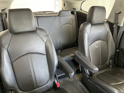Used 2016 Chevrolet Traverse LT AWD/4WD image 16