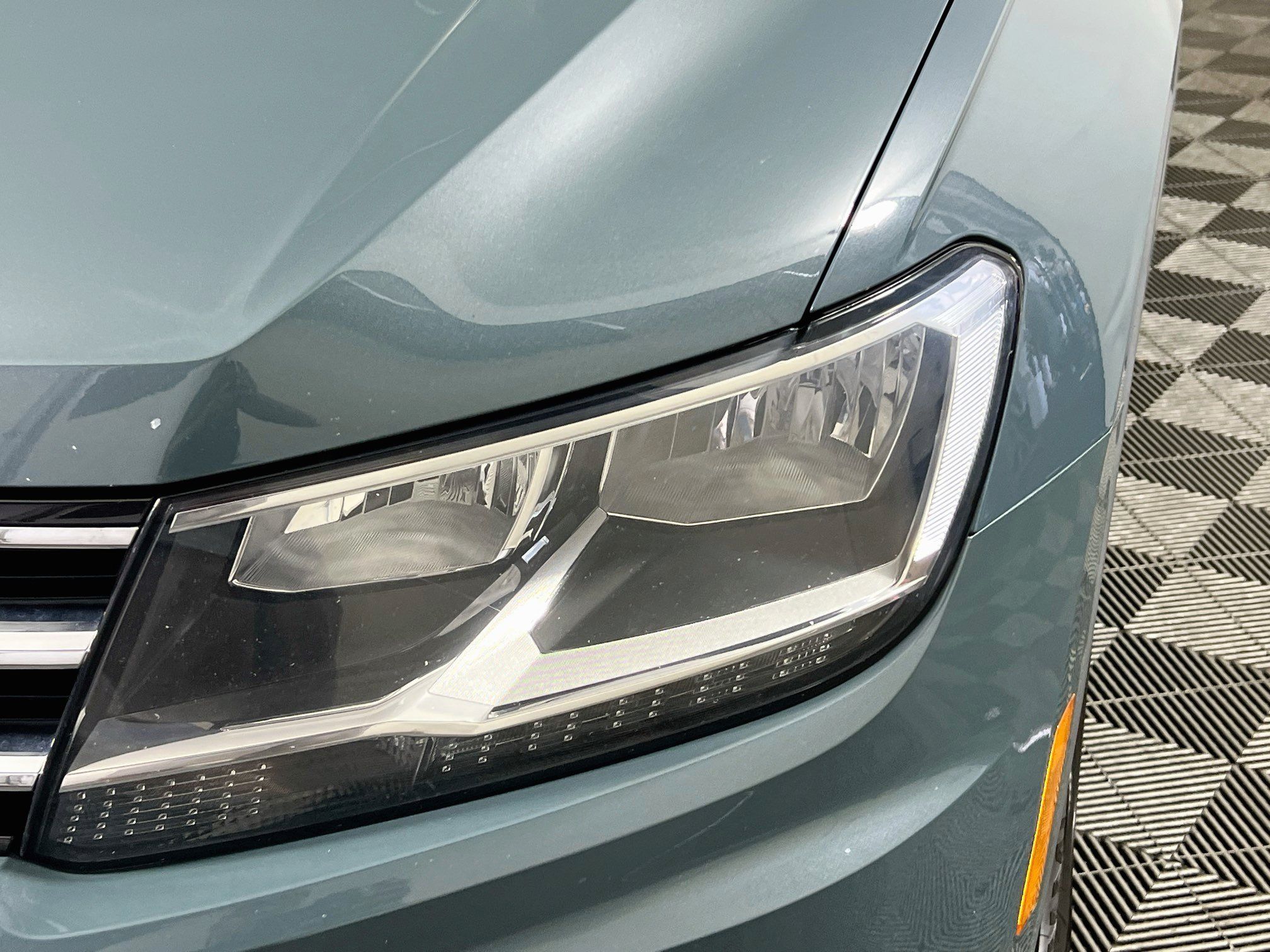 Used 2019 Volkswagen Tiguan SE w/ Panoramic Sunroof Package FWD image 11