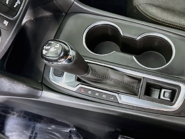 Used 2020 Chevrolet Equinox LT w/ LPO, Chrome Package FWD image 19