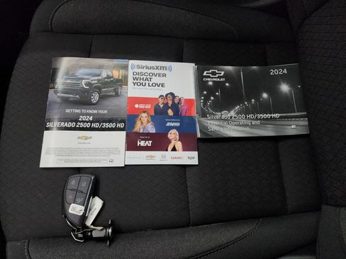 Used 2024 Chevrolet Silverado 2500 LT image 49