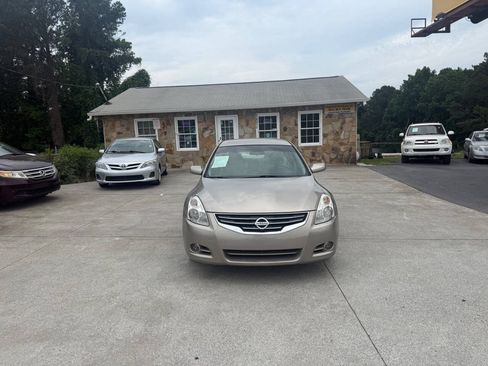 Used 2011 Nissan Altima 2.5 S FWD image 2