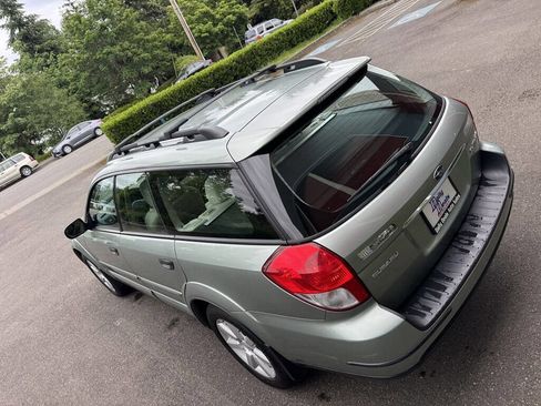 Used 2009 Subaru Outback 2.5i Special Edition AWD/4WD image 12