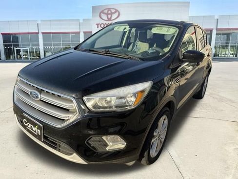 Used 2017 Ford Escape SE FWD image 9