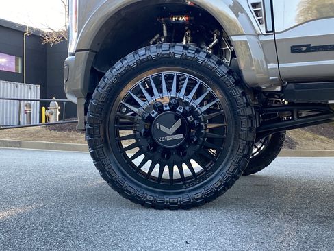 Used 2026 Ford F450 Platinum w/ Platinum Plus Package image 11