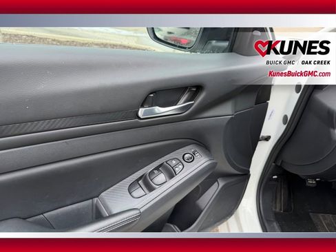 Used 2025 Nissan Altima 2.5 SV image 8