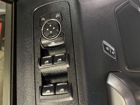Used 2019 Ford F150 XLT w/ Equipment Group 302A Luxury AWD/4WD image 17