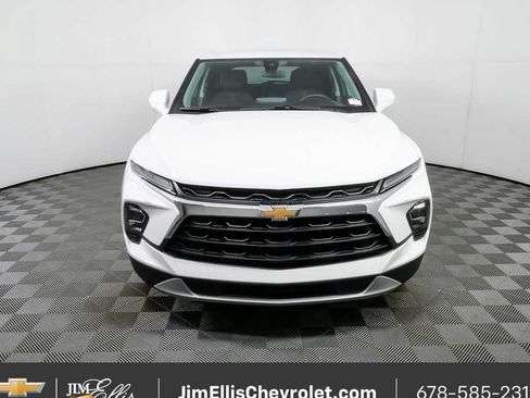 Certified 2025 Chevrolet Blazer LT FWD image 32