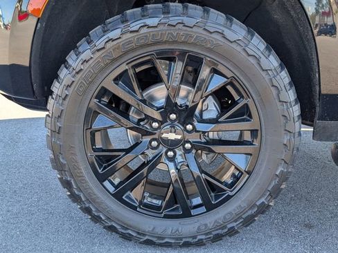 Used 2021 Chevrolet Tahoe Z71 w/ Z71 Signature Package image 13