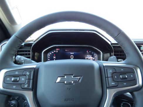 Used 2026 Chevrolet Silverado 1500 LT Trail Boss w/ Convenience Package II AWD/4WD image 26