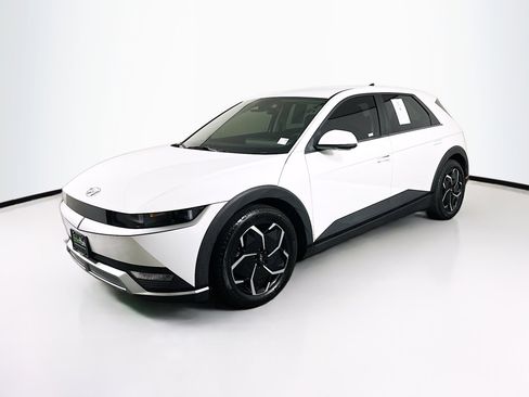 Used 2024 Hyundai Ioniq 5 SE image 3