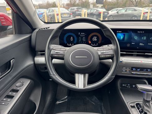 Used 2025 Hyundai Kona SEL image 30