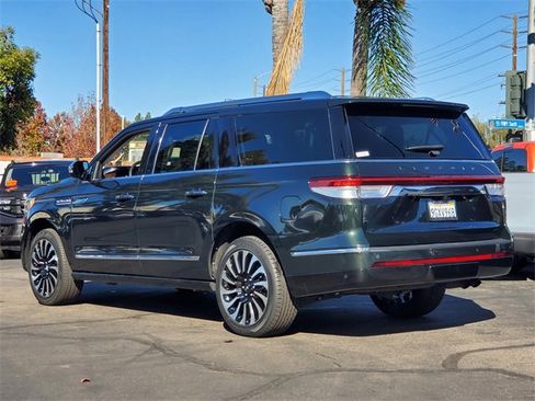 Used 2023 Lincoln Navigator L Black Label image 2