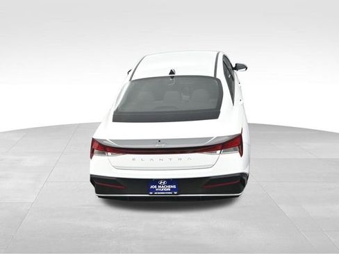 New 2026 Hyundai Elantra SE image 26