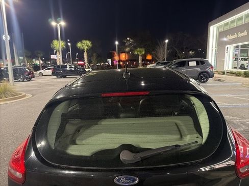 Used 2015 Ford Focus SE image 8