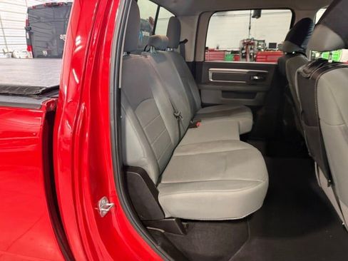 Used 2019 RAM 1500 Classic SLT AWD/4WD image 16