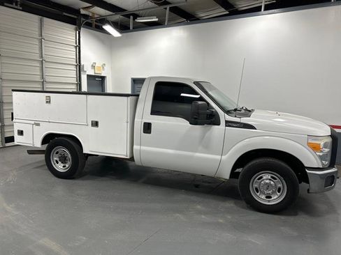 Used 2011 Ford F250 XL w/ XL Value Pkg image 6