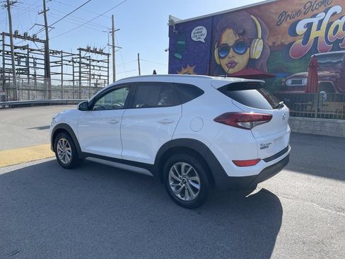 Used 2017 Hyundai Tucson SE w/ SE Popular Package 02 AWD/4WD image 3