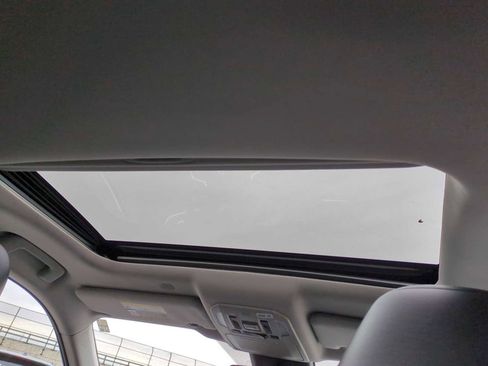 Used 2022 Toyota Highlander XLE image 23